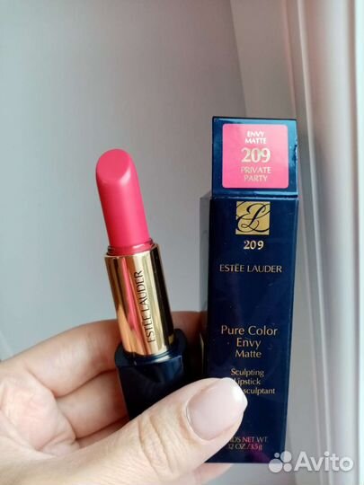 Помада Estee Lauder