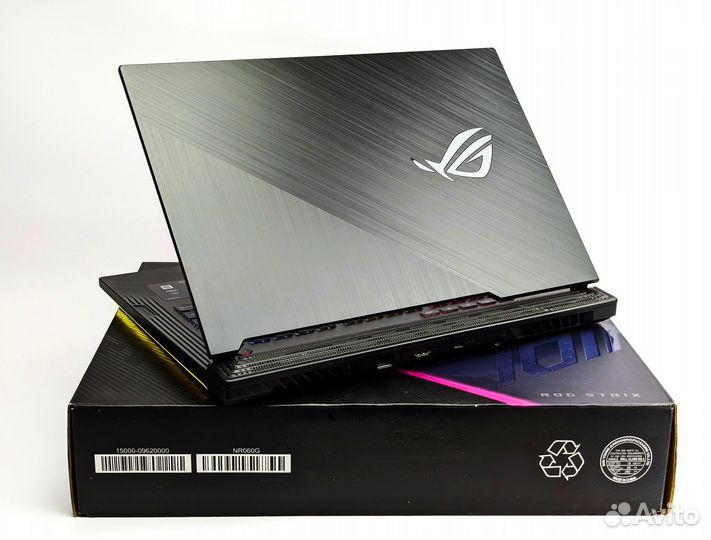 Игровой Asus ROG strix RTX2070/I7-9750H/16/512