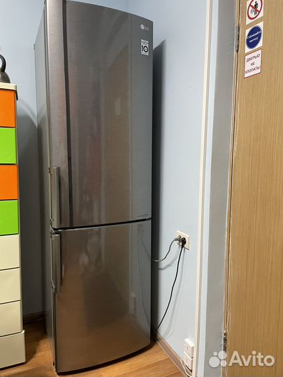 Холодильник двухкамерный LG