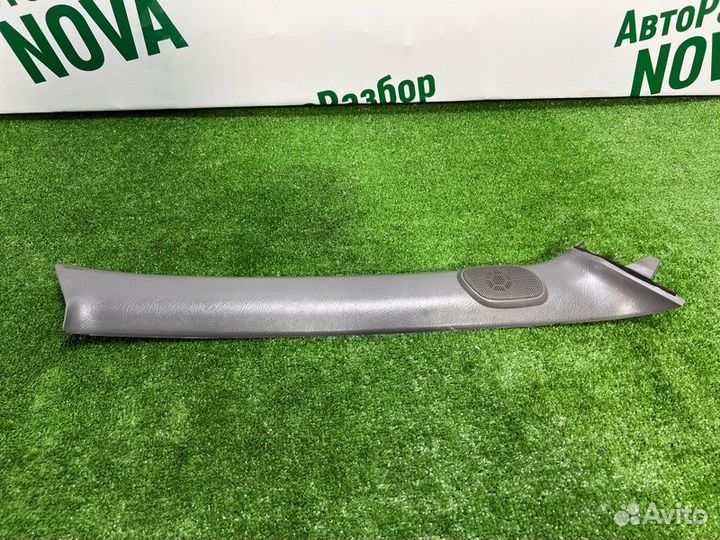 Накладка стойки передняя правая Nissan Pathfinder