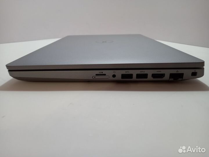 Ноутбук Dell latitude 5511