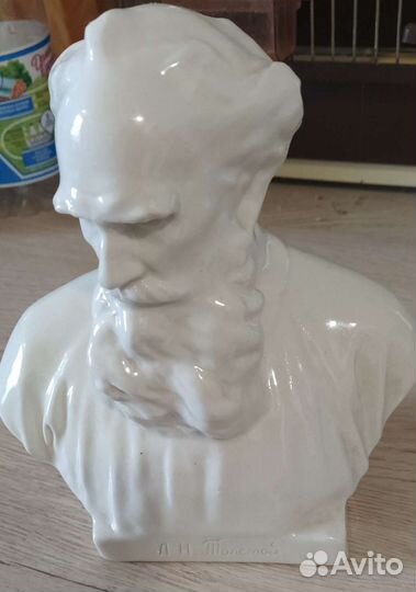 Бюст Л.Толстого