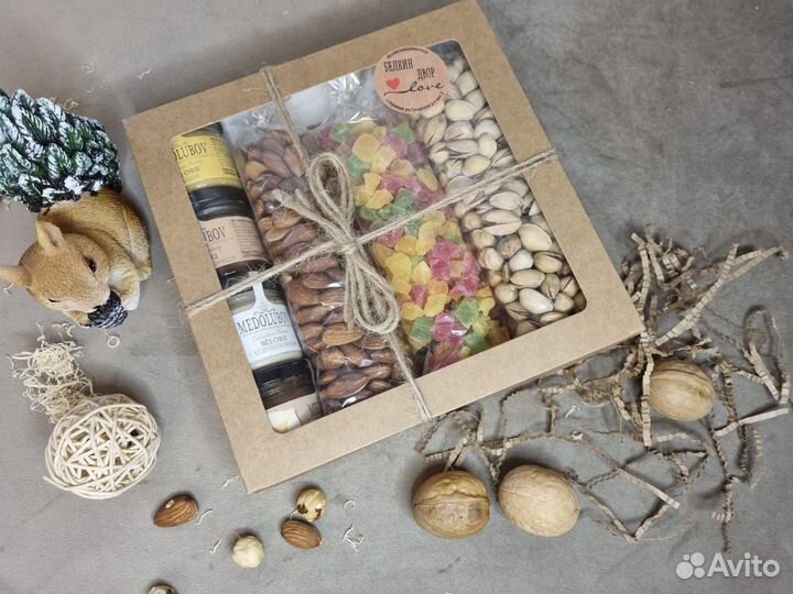 Подарочный набор с орешками, мёдом, сухофрукт