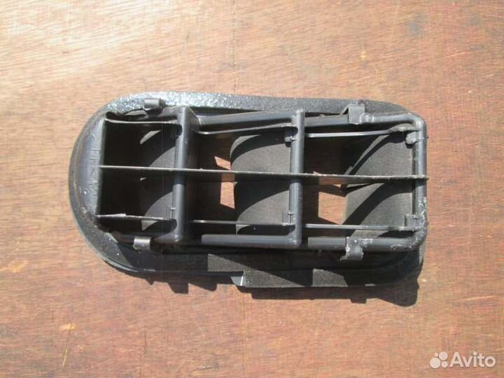 Клапан вентиляции салона Toyota Ist NCP65 1NZ-FE