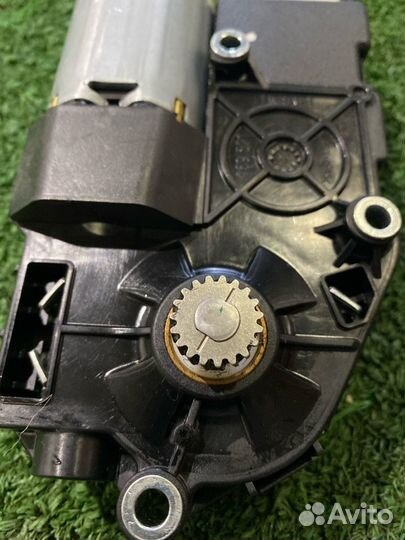 Моторчик сдвижного люка Mercedes-Benz E-Class W212