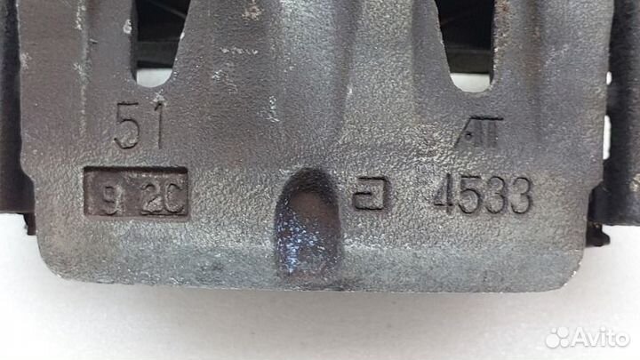 Суппорт тормозной передний правый Lexus Es300H