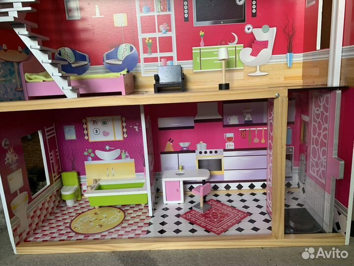 Кукольный домик большой с мебелью