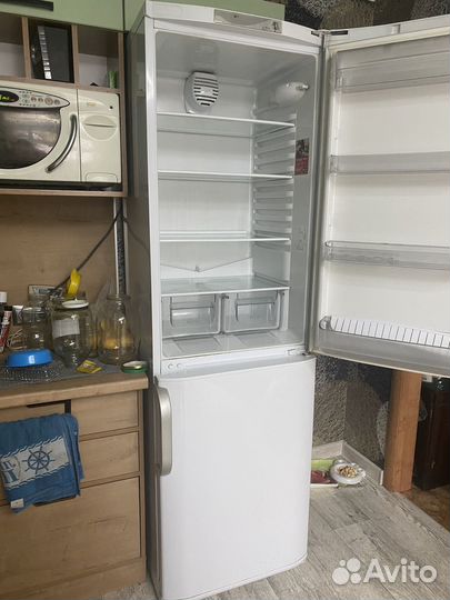Холодильник-морозильник (Hotpoint Ariston)