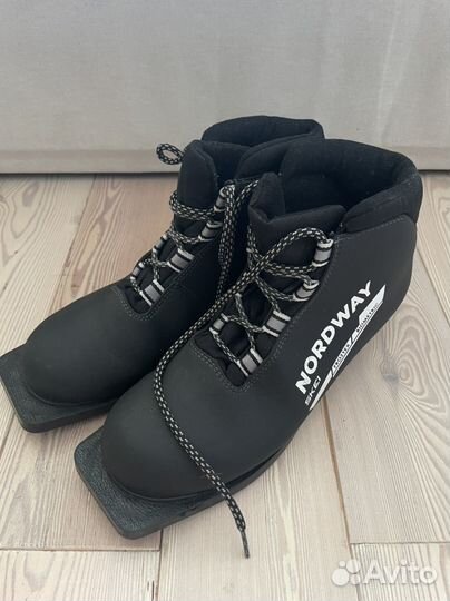 Новые лыжные ботинки nordway 41(27см)