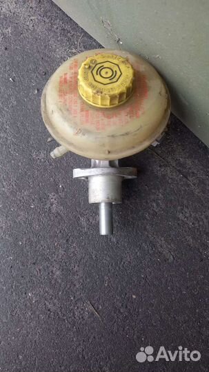 Главный тормозной цилиндр audi 100