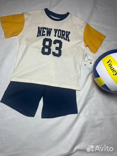 Спортивный костюм с шортами