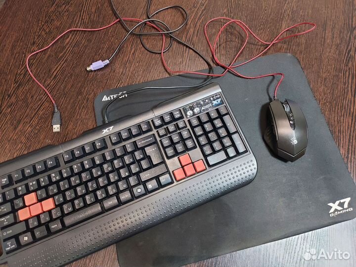 Игровая клавиатура и мышь
