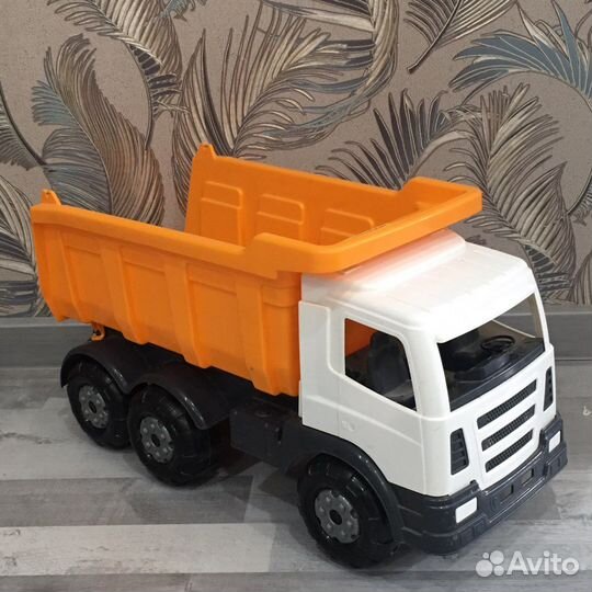 Машинка камаз
