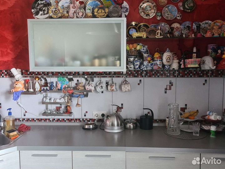 Кухонный гарнитур угловой бу с техникой