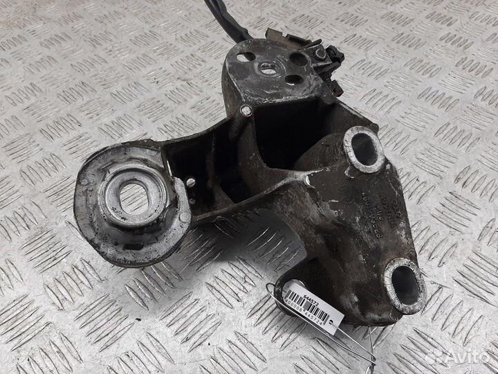 Кронштейн для Volkswagen Passat 5