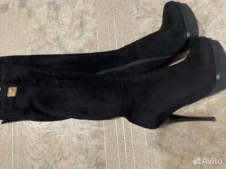 Продаю сапоги выше колено, юбка в подарок