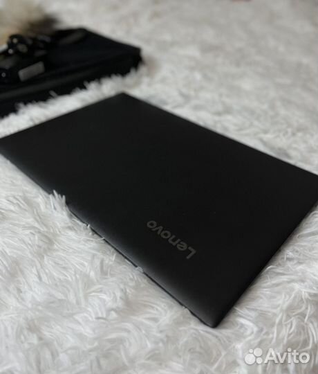 Ноутбук Lenovo