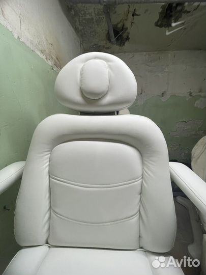 Косметологическое кресло с электроприводом