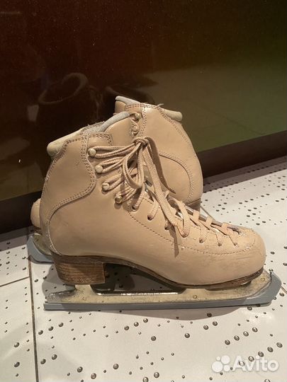 Фигурные коньки Risport super royal 24 разм