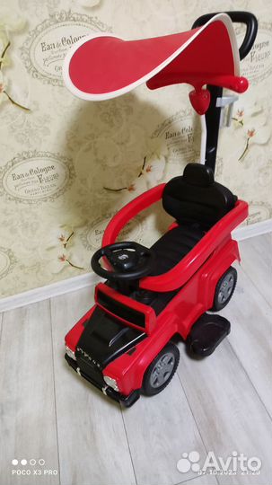 Машинка каталка толокар с ручкой