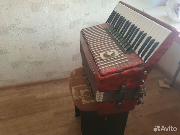 Аккордеон weltmeister 4/4