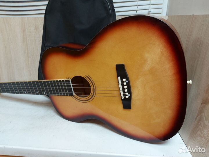 Гитара акустическая 