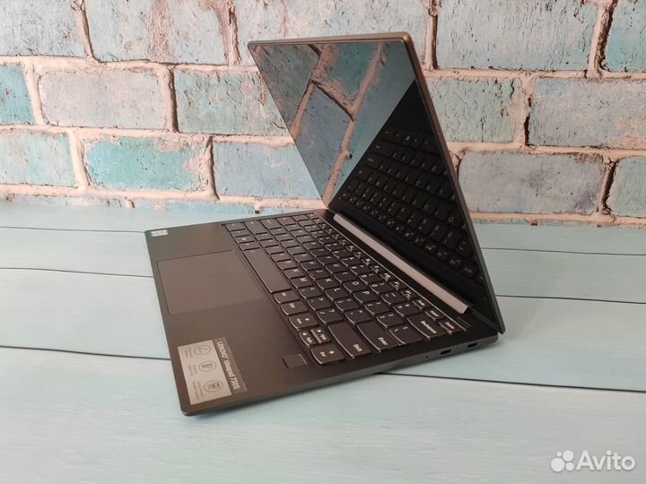 Ноутбук Lenovo i7-8gen/ 8gb/ SSD 256gb