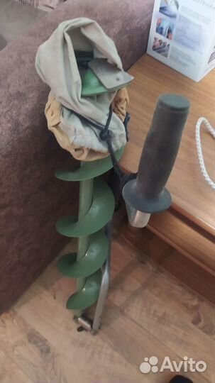 Ящик +палатка,бур,снасти одежда для зимней рыбалки