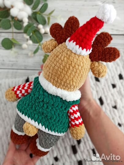 Вязаная игрушка Оленёнок