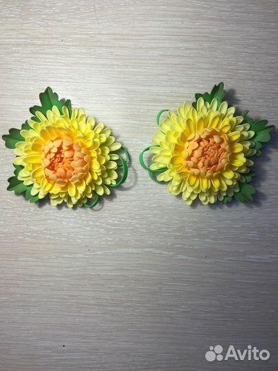 Осенние бантики. Резинки хризантемы