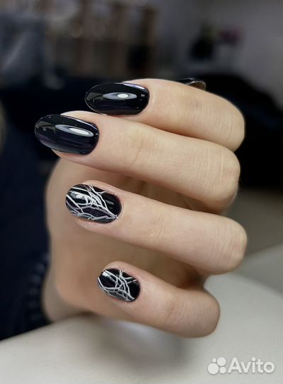 Маникюр и педикюр