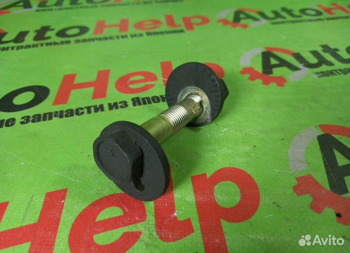 Болт развальный toyota mark II GX110 задний