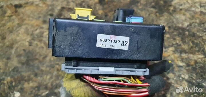 Блок предохранителей салонный Chevrolet Captiva