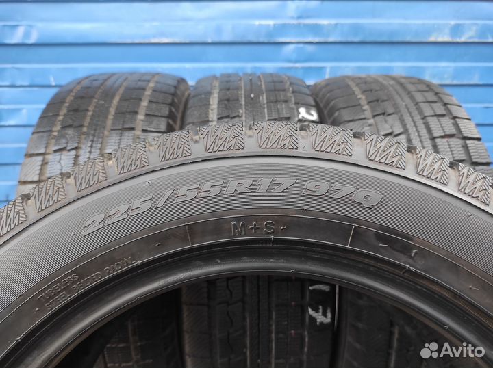 Toyo Winter Tranpath MK4a 225/55 R17 97Q