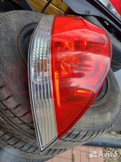 Правый фонарь mitsubishi lancer 9