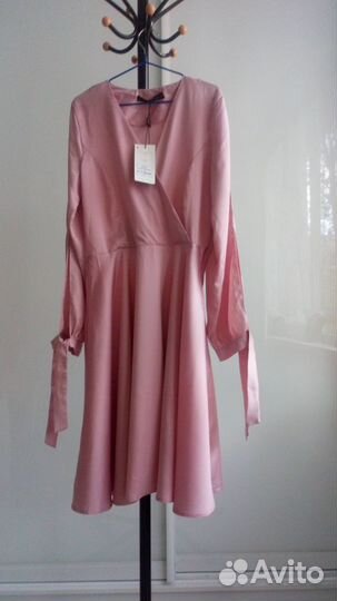 Платье женское розовое атласное на выпускной
