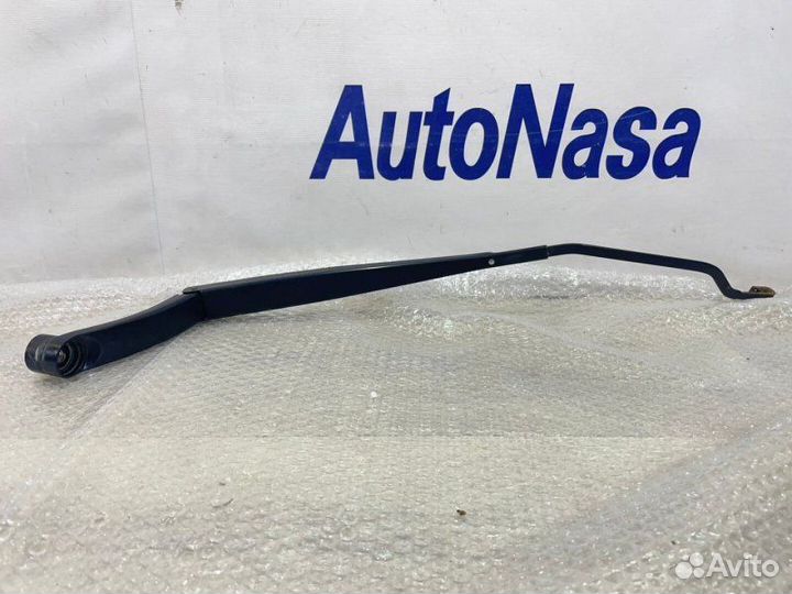 Поводок стеклоочистителя правый Hyundai Solaris