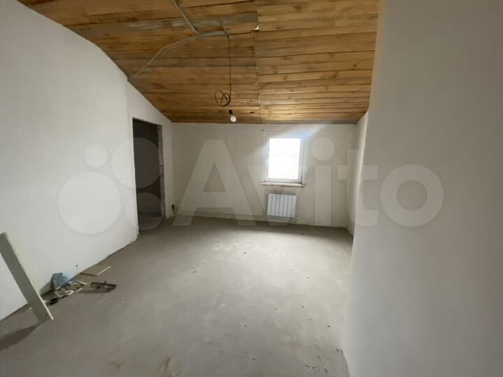 2-к. квартира, 82 м², 2/3 эт.