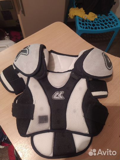 Нагрудник хоккейный