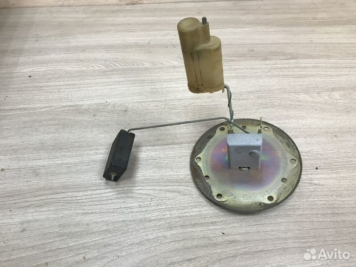 Датчик уровня топлива Mitsubishi Galant 7 с1992-19