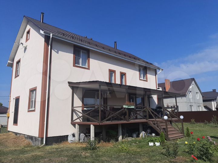 Коттедж 166,8 м² на участке 10 сот.