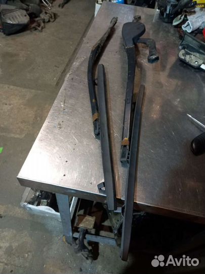 Поводок стеклоочистителя BMW 5E39