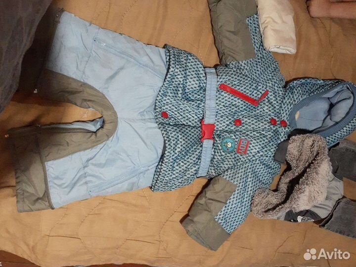 Голубой комбинезон р 74.Белый до 6-7 мес