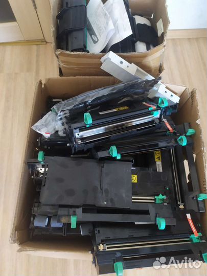 Картриджы и драм-юниты 2 коробки epson и др