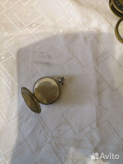 Серебряные карманные часы