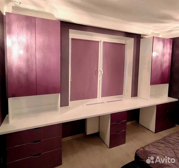 Детская рабочая зона у окна