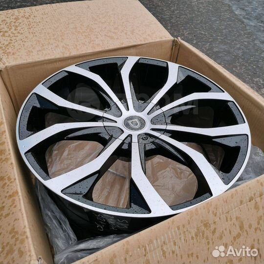 Оригинальные диски lexani R22 Mercedes X-Class