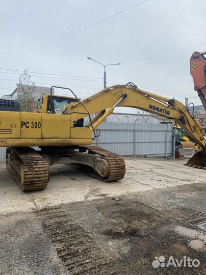 Гусеничный экскаватор Komatsu PC300-8, 2012