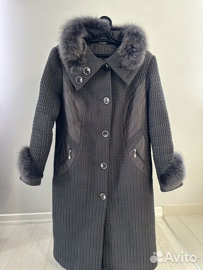 Пальто зимнее 54-56 р. с натуральным мехом