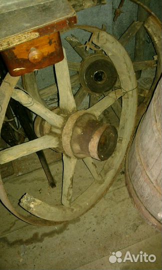 Деревянные колеса от телеги